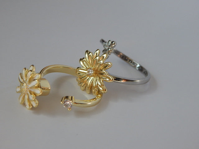 Jardin Fidget Spinning Adjustable Ring — White & Gold